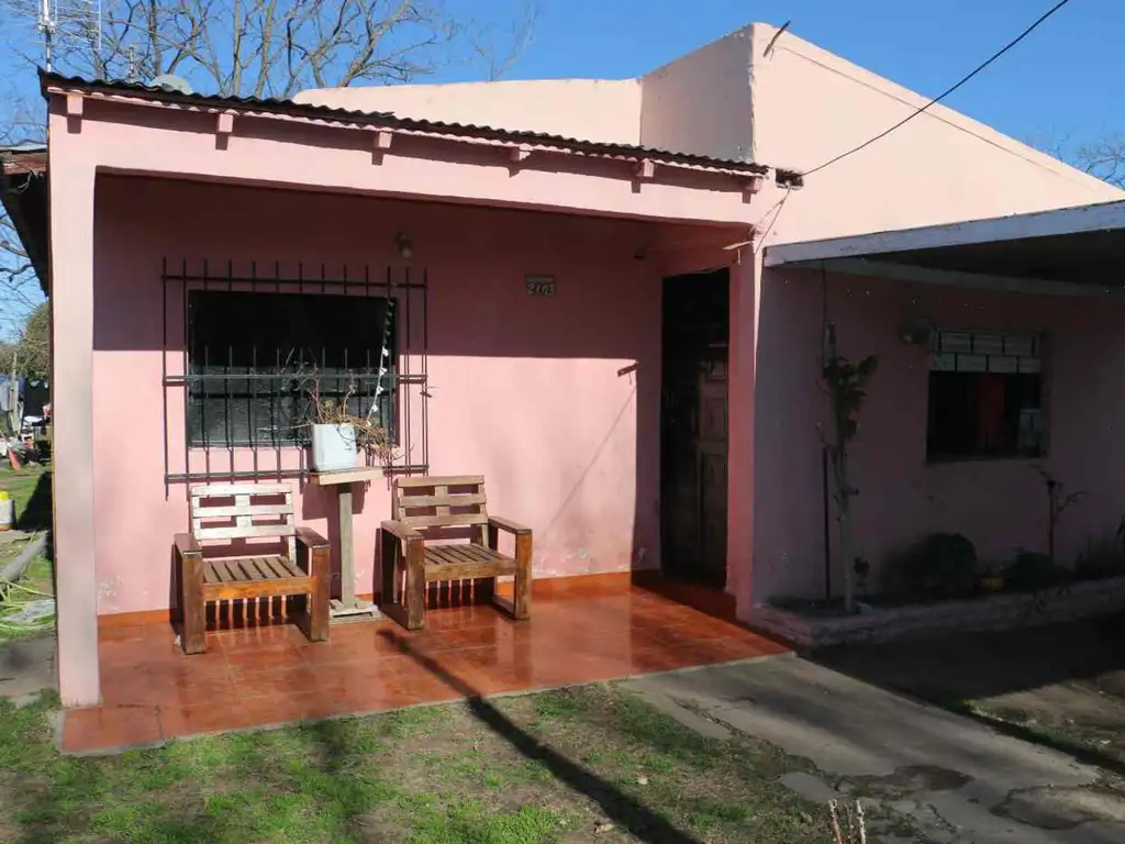 Venta casa 4 Ambientes y Terreno libre