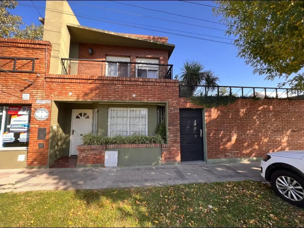 EXCELENTE UBICACIÓN . HERMOSA CASA A LA VENTA