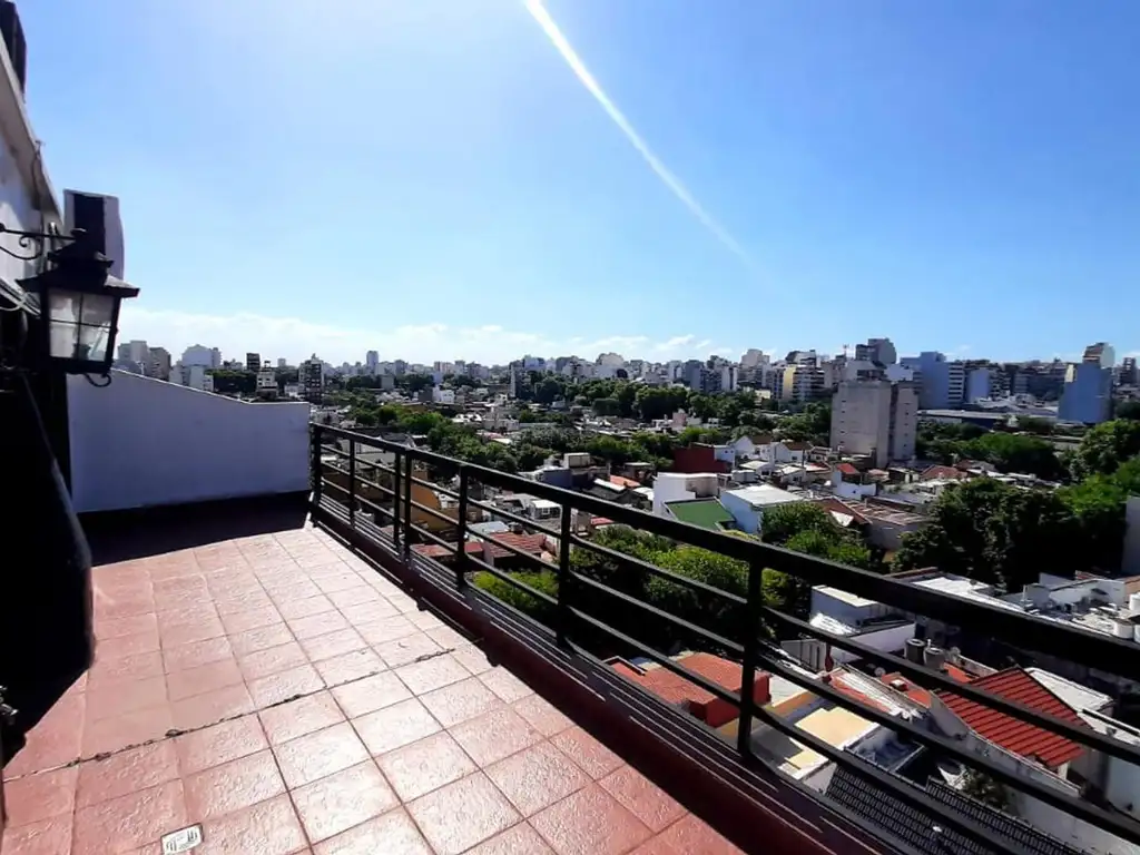 Departamento de 3 ambientes con balcón terraza