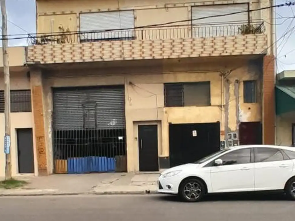 EN VENTA EN PABLO PODESTA VIVIENDA UNIFAMILIAR CON GALPON - FICHA 9663