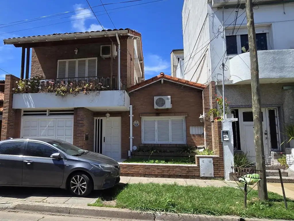 CASA DE 6 AMBIENTES EN VENTA CON GARAGE, JARDIN Y TERRAZA EN OLIVOS GOLF