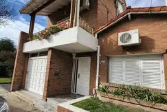 CASA DE 6 AMBIENTES EN VENTA CON GARAGE, JARDIN Y TERRAZA EN OLIVOS GOLF