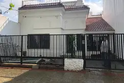 Casa en Venta en La Plata [Cod: 1164-8369]