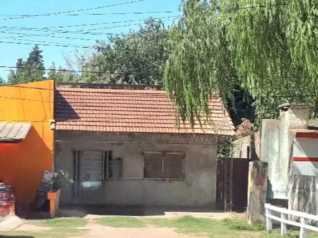 Casa a demoler en 892 m2 de terreno sobre Richieri