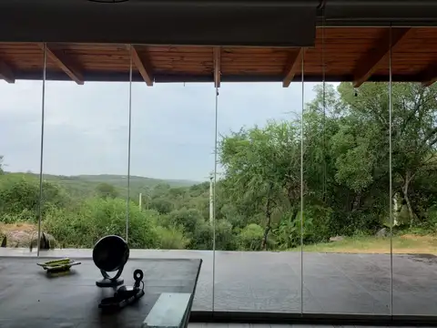 AGUA DE ORO VENDO Casa B°El Rosal, 1700m2 de terreno e INTERNET. Viví la naturaleza 