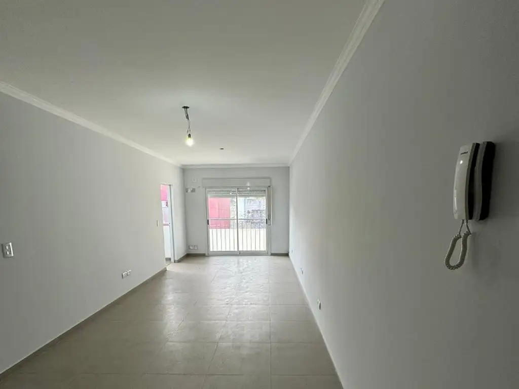 Venta Departamento Tipo Casa 3 Ambientes Versalles