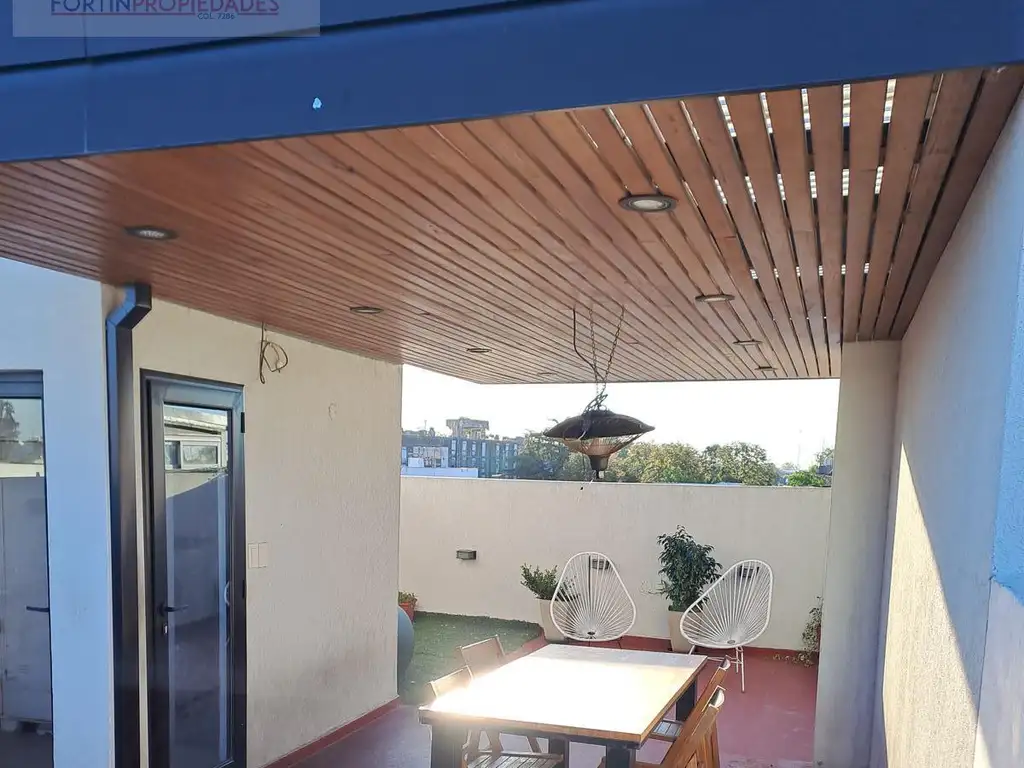 Departamento en  venta de 1 dormitorio con terraza propia en La Plata