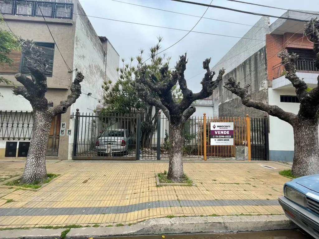 VENTA EN BLOCK, TERRENO CON DOS VIVIENDAS SALIDA A DOS CALLES