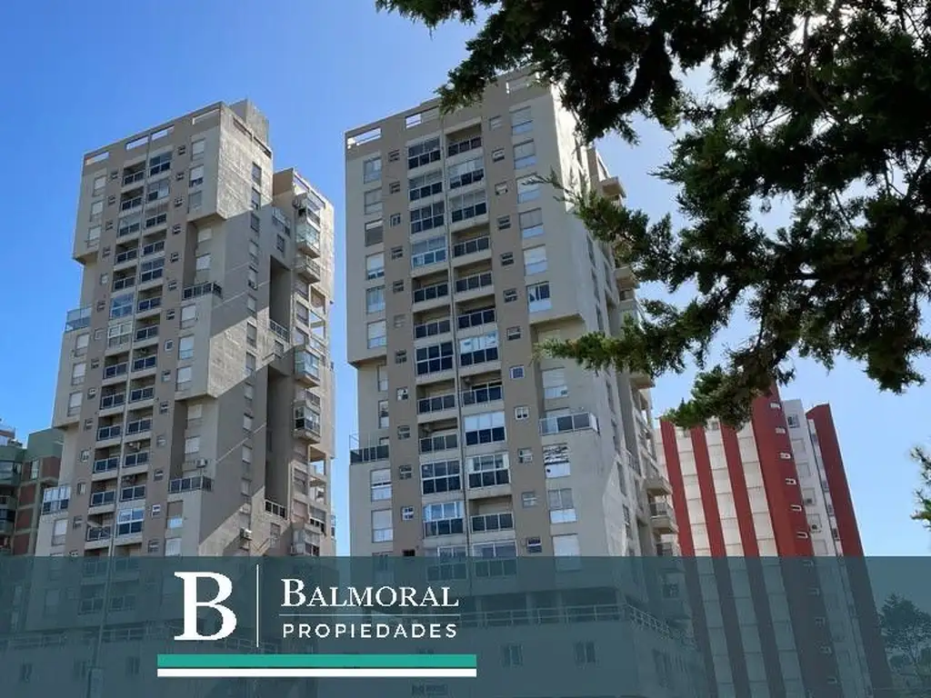 Departamento en Venta - Zona: Centro Playa / REF: 2115