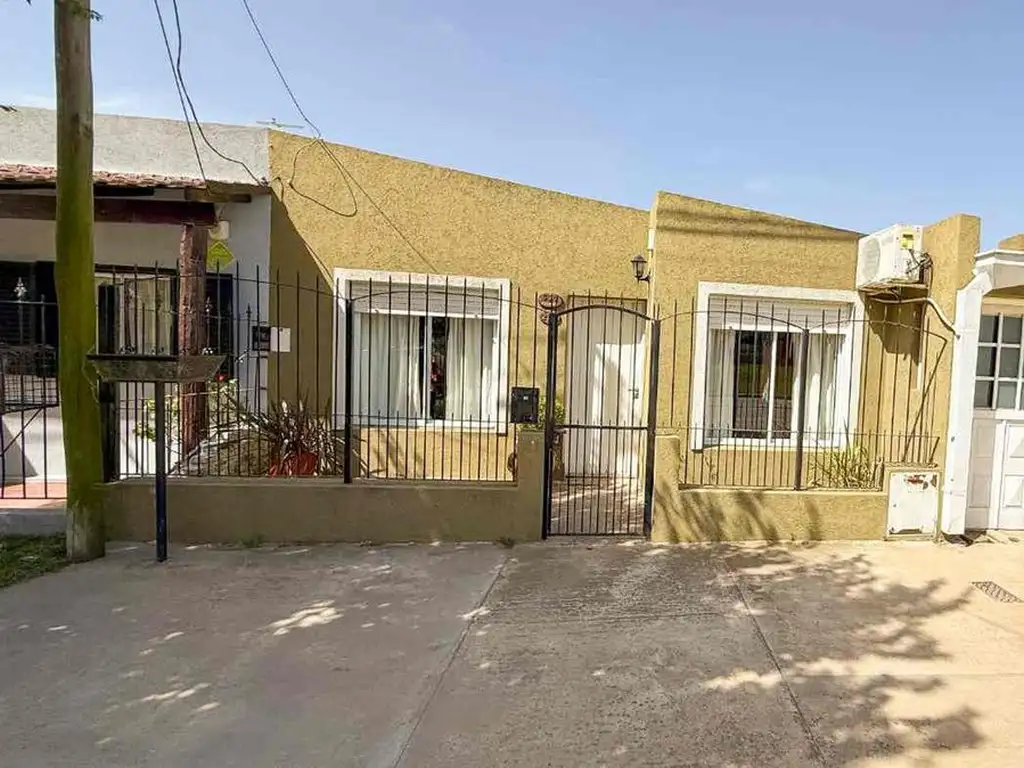 EN VENTA CASA DE DOS DORMITORIOS - TANDIL