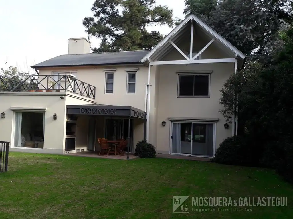 Casa en venta en Villa Bertha.