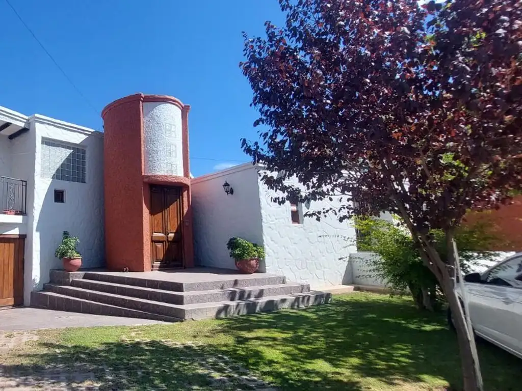 Venta magnífica casa en Chacras, callejón cerrado