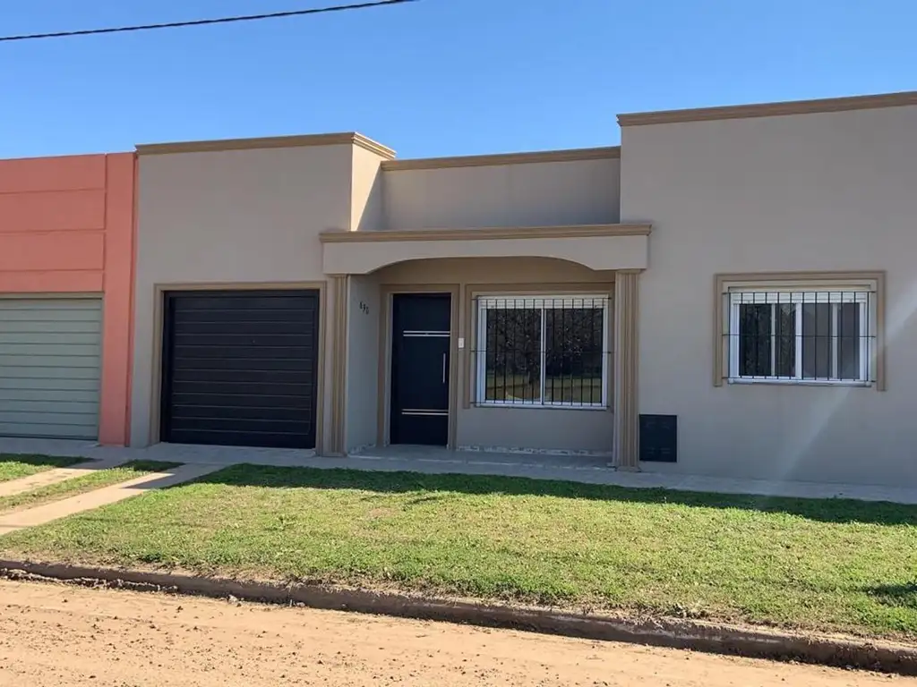 Casa a "estrenar" 2 dormitorios, en Zona de Quintas