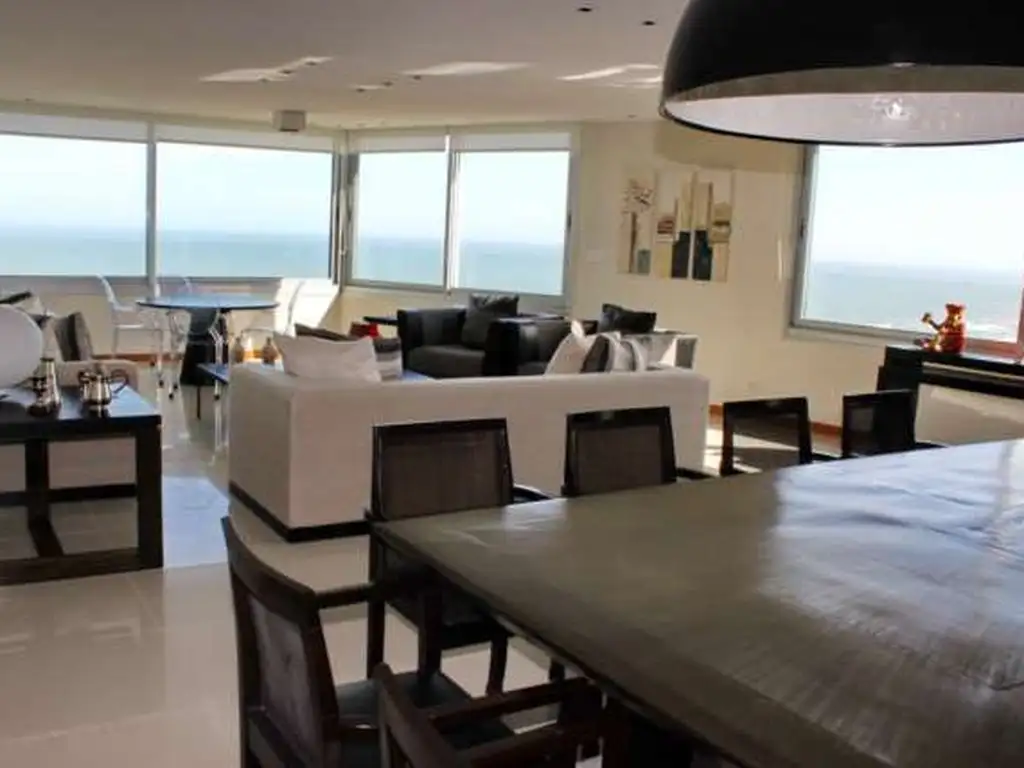 VENTA DEPARTAMENTO, 3 DORMITORIOS Y DEPENDENCIA, PLAYA BRAVA