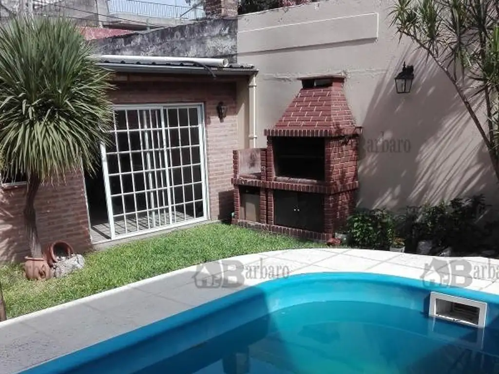 BARBARO VENDE CASA EN SAN MARTIN