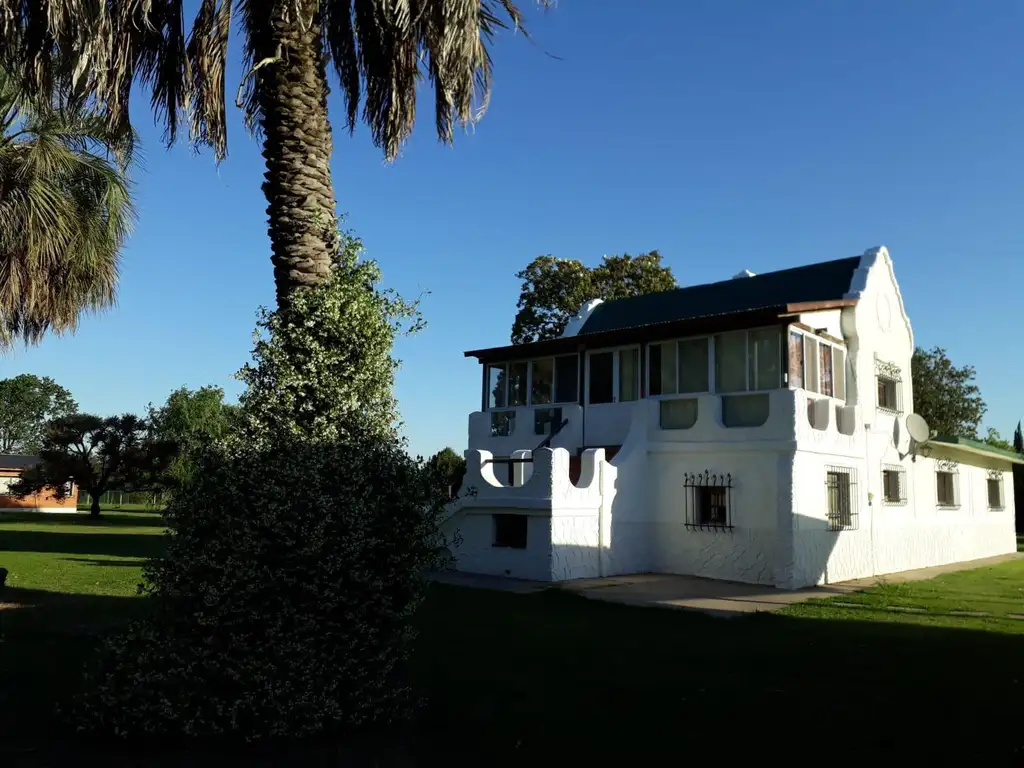 CASA  ESTILO COLONIAL EN VILLA ELENA OLIVEROS