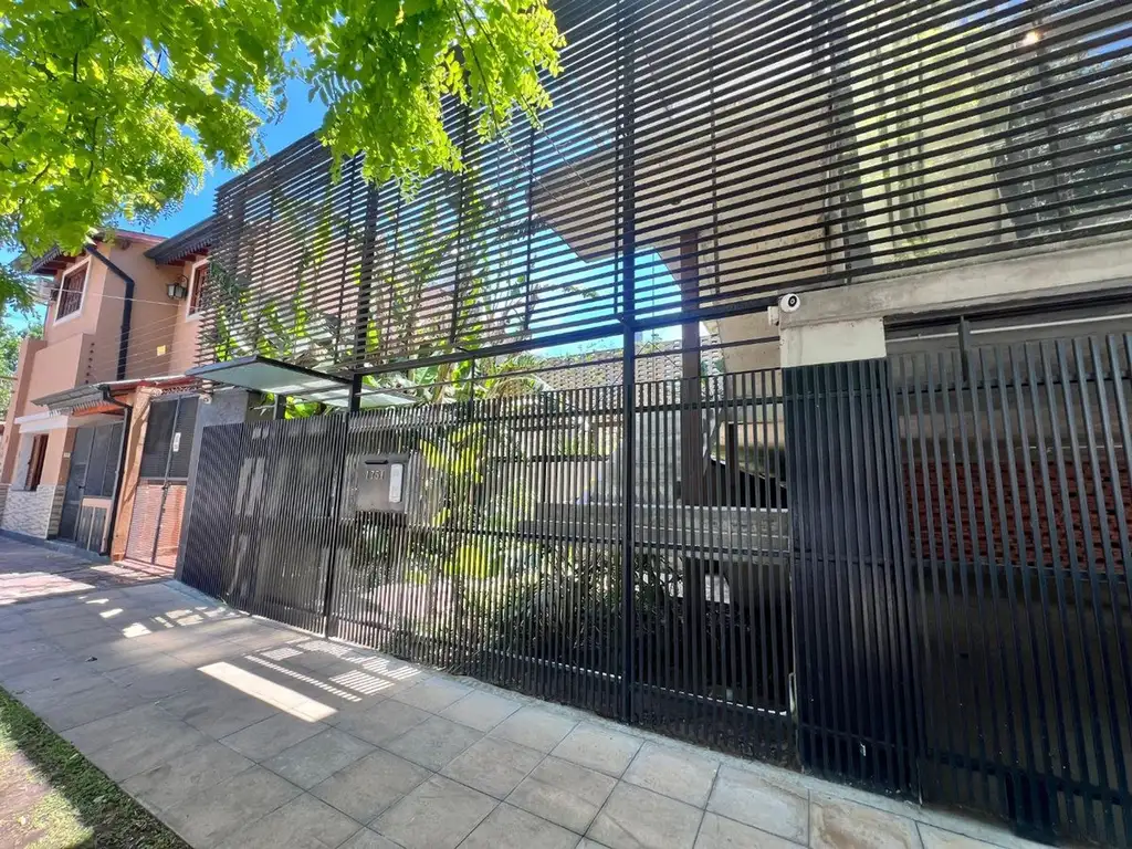 Venta depto cuatro amb en Castelar con cochera