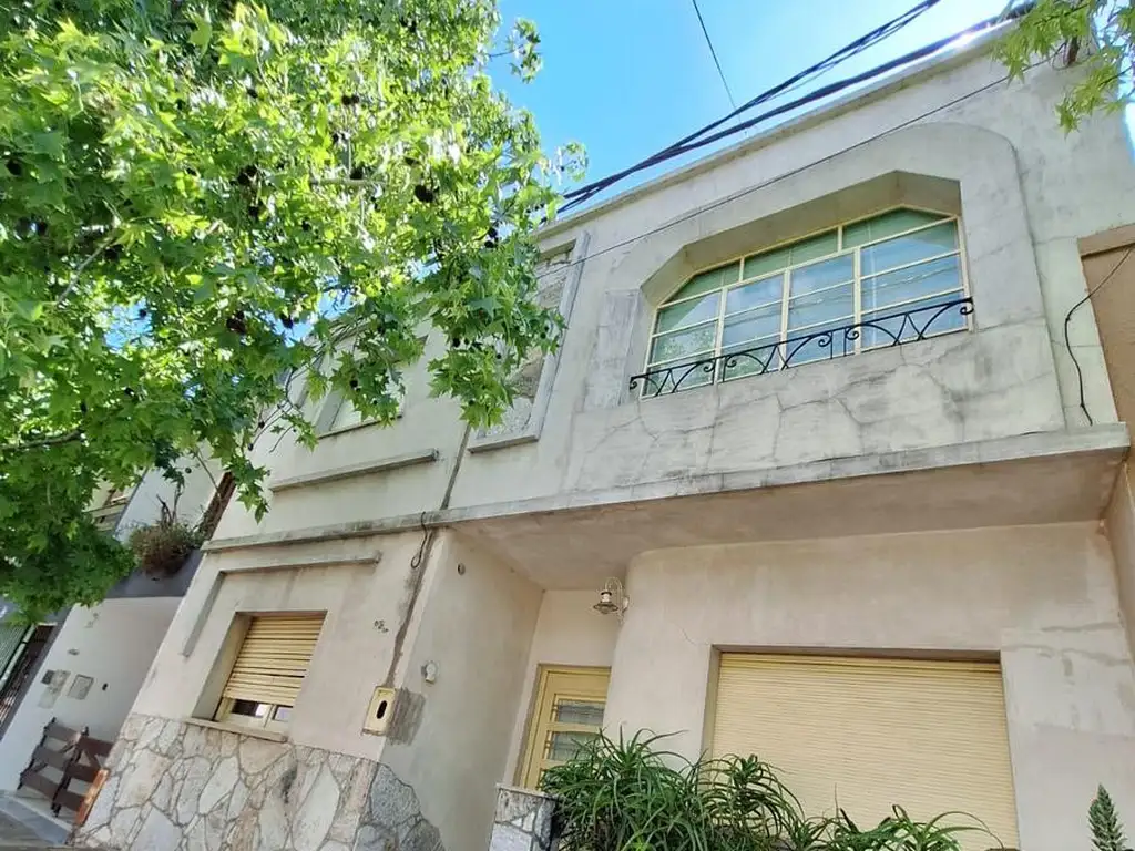 Casa en VENTA, 2 dormitorios mas comodín, con Jardín y terraza, ARROYO SECO