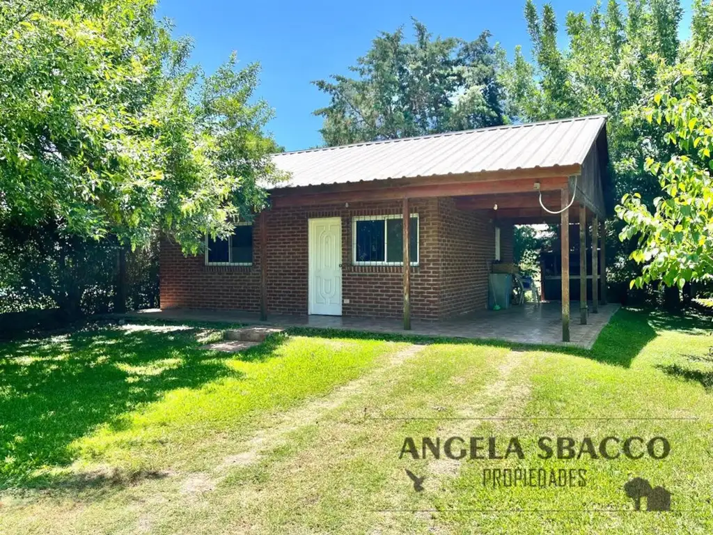 Casa en Parada Robles, centro.