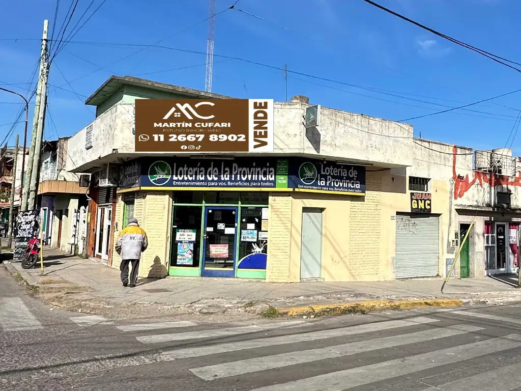 VENTA EXCELENTE ESQUINA 2 CASAS + 4 LOCALES COMERCIALES