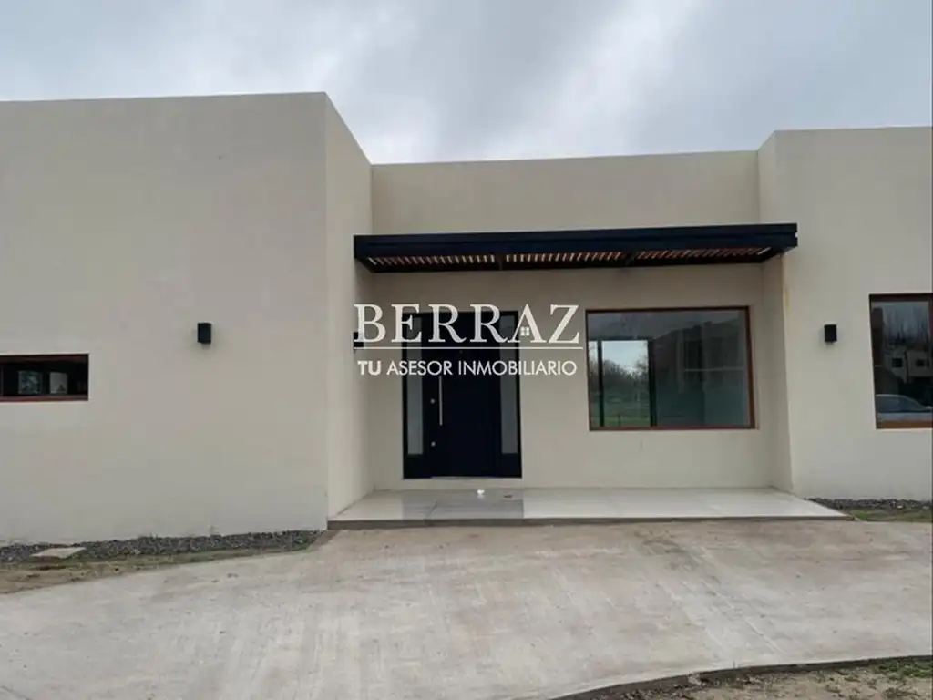 Casa venta 4 ambientes en Los Alcanfores Barrio Cerrado Pilar lote de 1000 m2