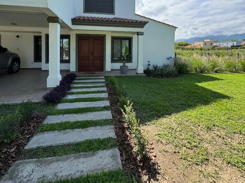 CASA EN VENTA - PRADERAS DE SAN LORENZO