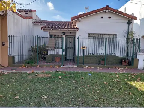 OPORTUNIDAD - Venta casa 3 amb Don Bosco terraza cochera a 4 c. de Estación.