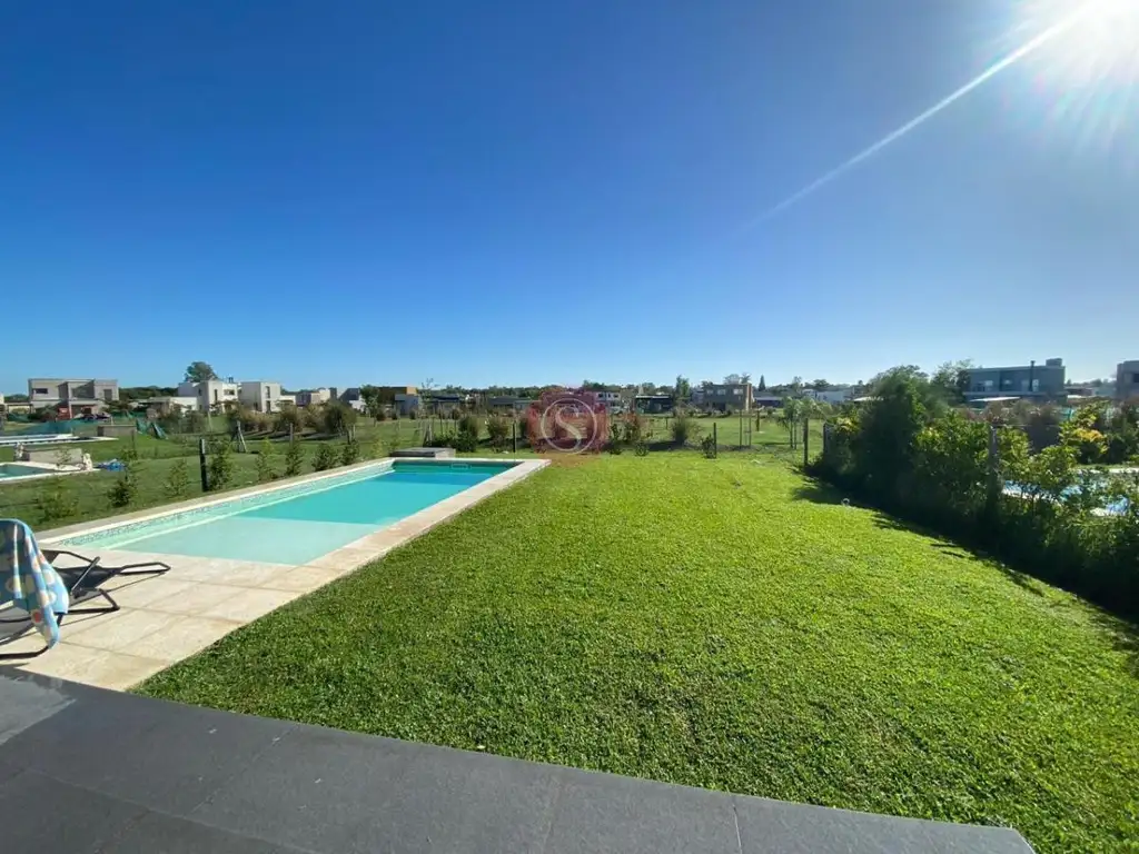 Casa en alquiler en Santa Elena, Pilar Del Este