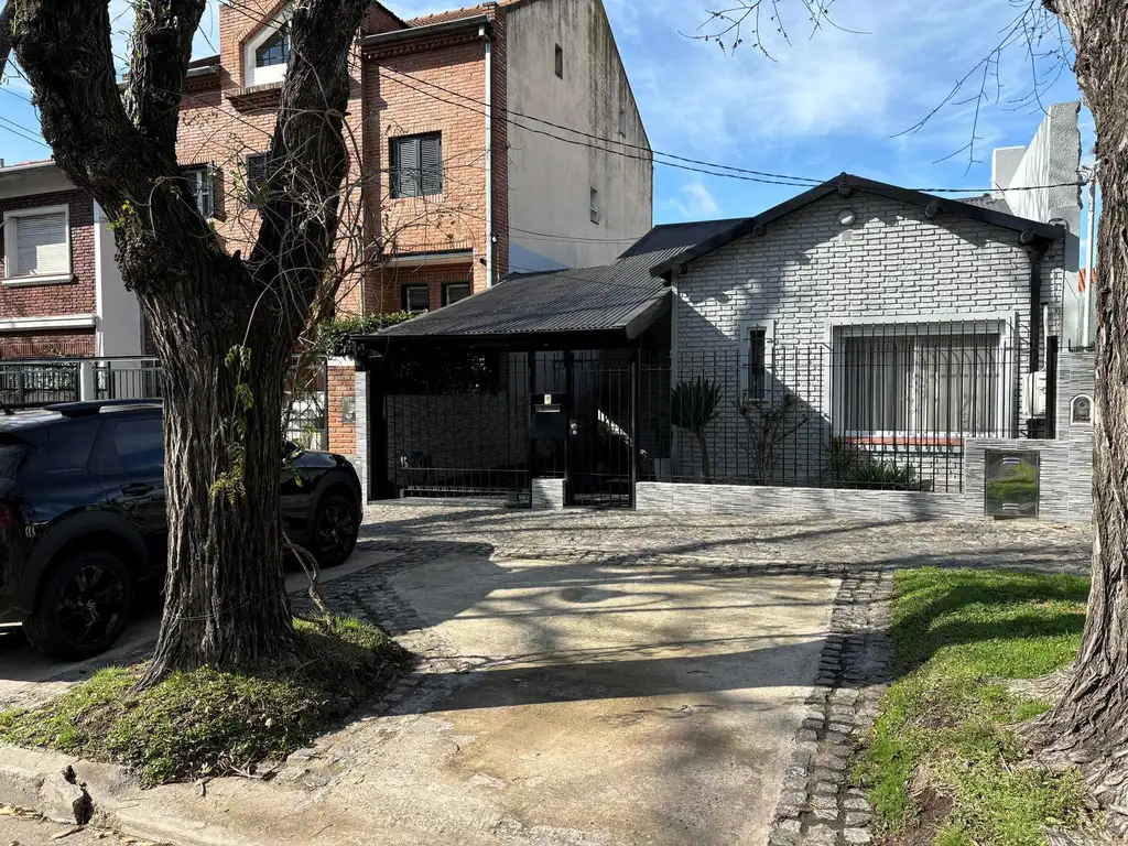 Chalet en 1 planta reciclado, jardín. La Lucila.