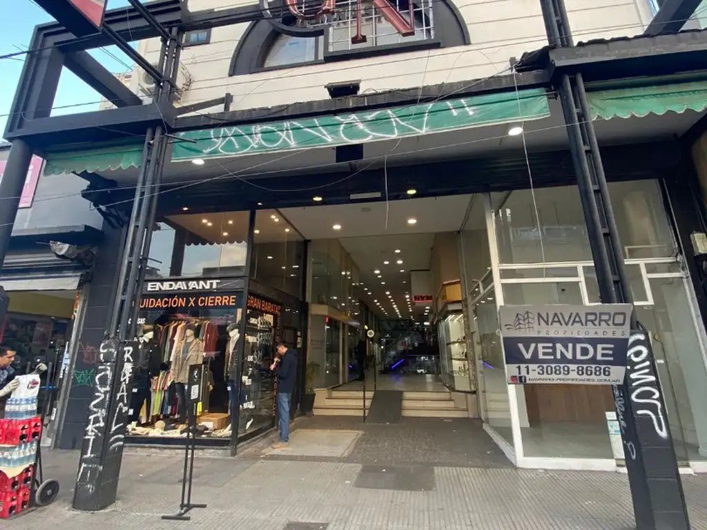 VENTA DE LOCAL EN EL CENTRO DE RAMOS MEJÍA, GALERIA NAONIS