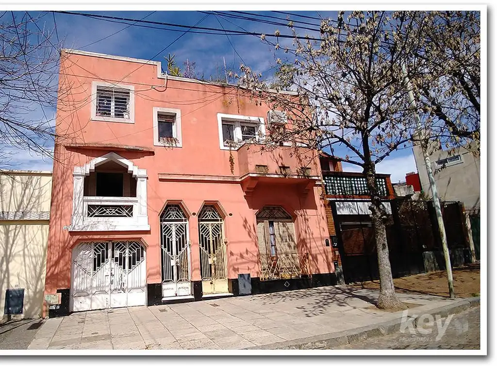 Hermoso PH recilado de 4 ambientes  c/ Cochera   Terraza propia con parrilla