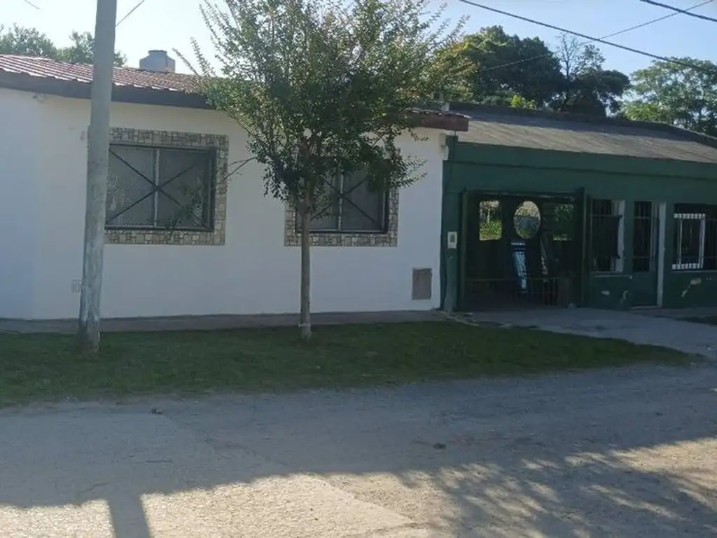 VENTA DE CASA EN GUERNICA C/ JARDIN GARAGE QUINCHO