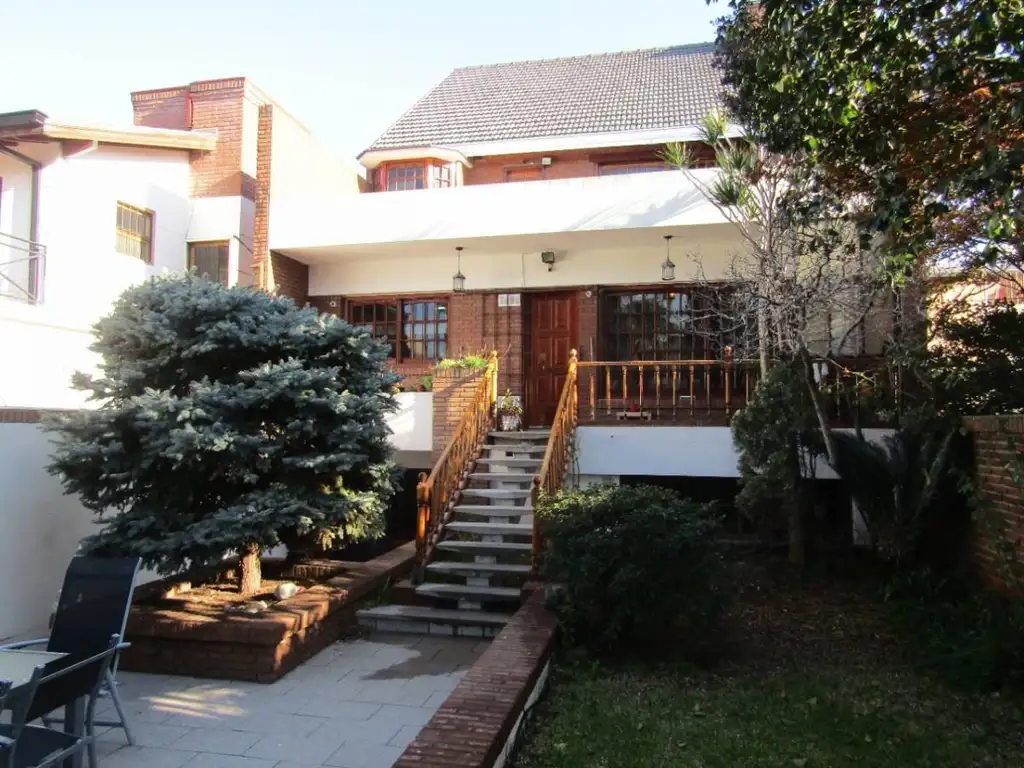 VENTA WILDE CASA 500 M2,JARDIN ,PILETA ,ASCENSOR