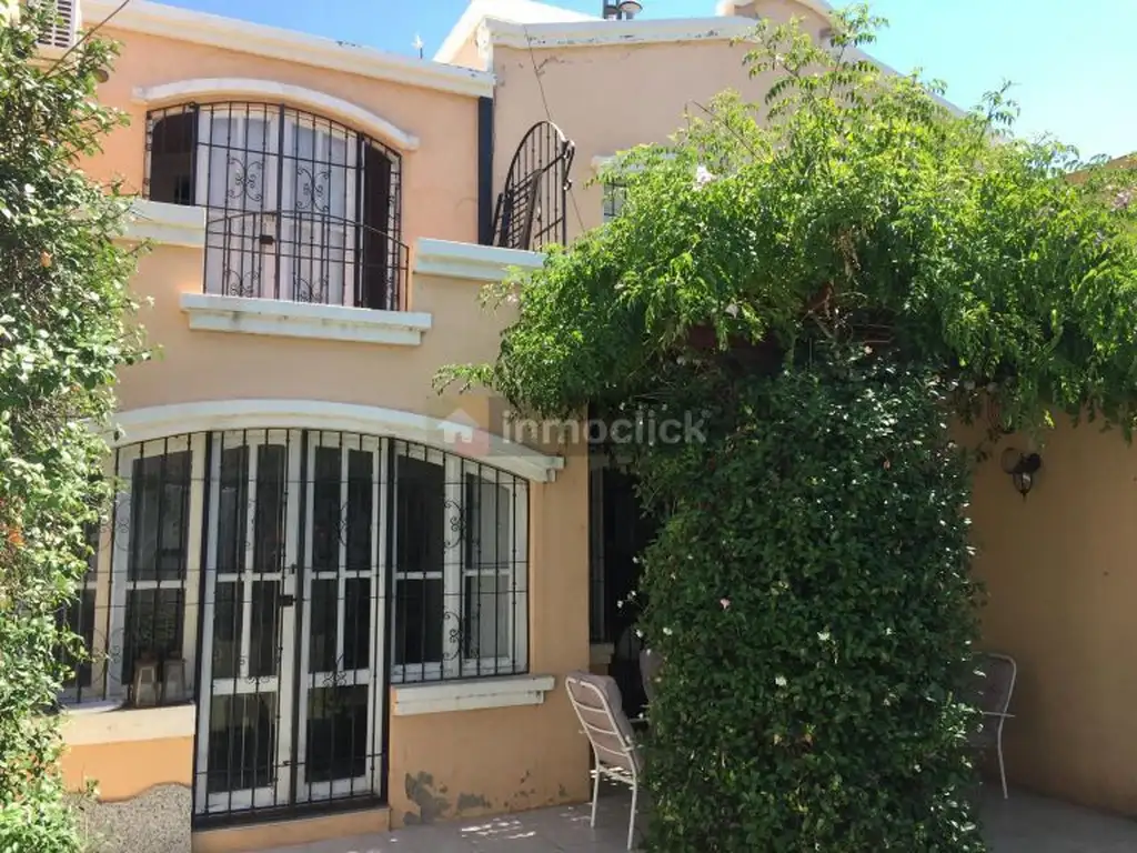 Casa en Venta, Sexta Sección, Barrio Cantú, 3 Dorm, 3 Baños, Cochera, Piscina