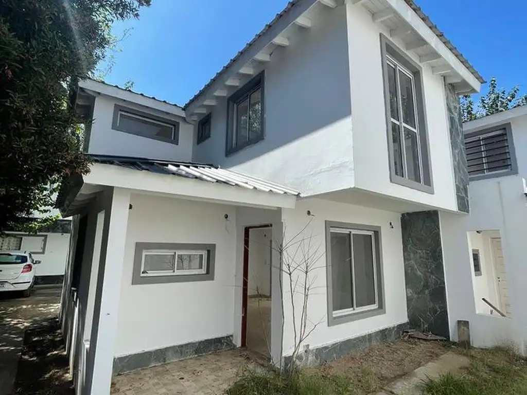 Casa en venta - 1 Dormitorio 2 Baños - 55Mts2 - Costa Azul