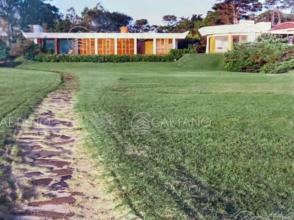 TERRENO SOLANAS PRIMERA LINEA FRENTE A LA PLAYA