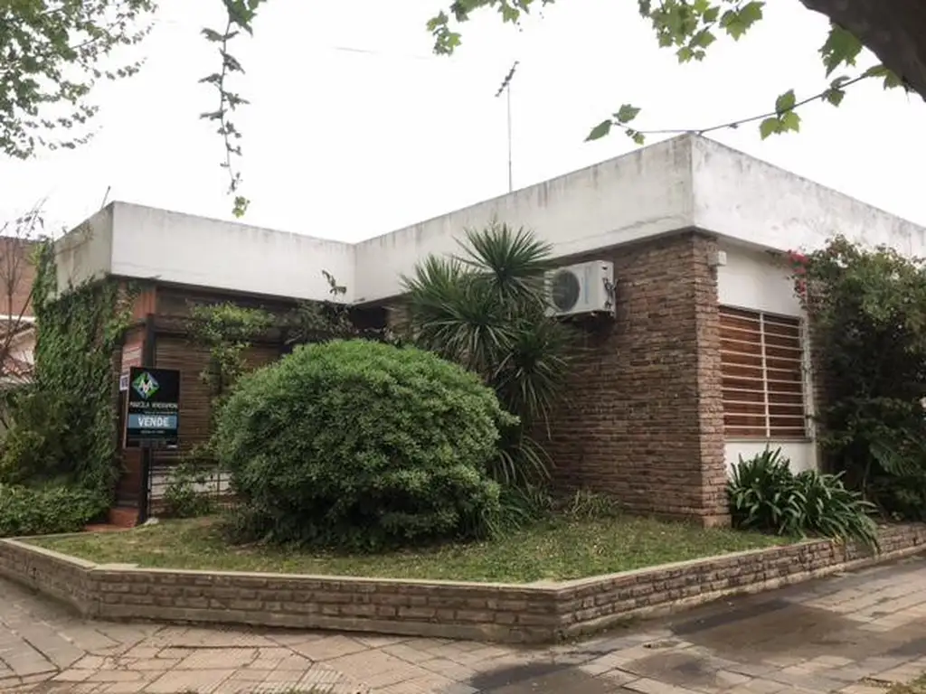 EXCELENTE PROPIEDAD EN VENTA EN EL CENTRO DE MARCOS PAZ