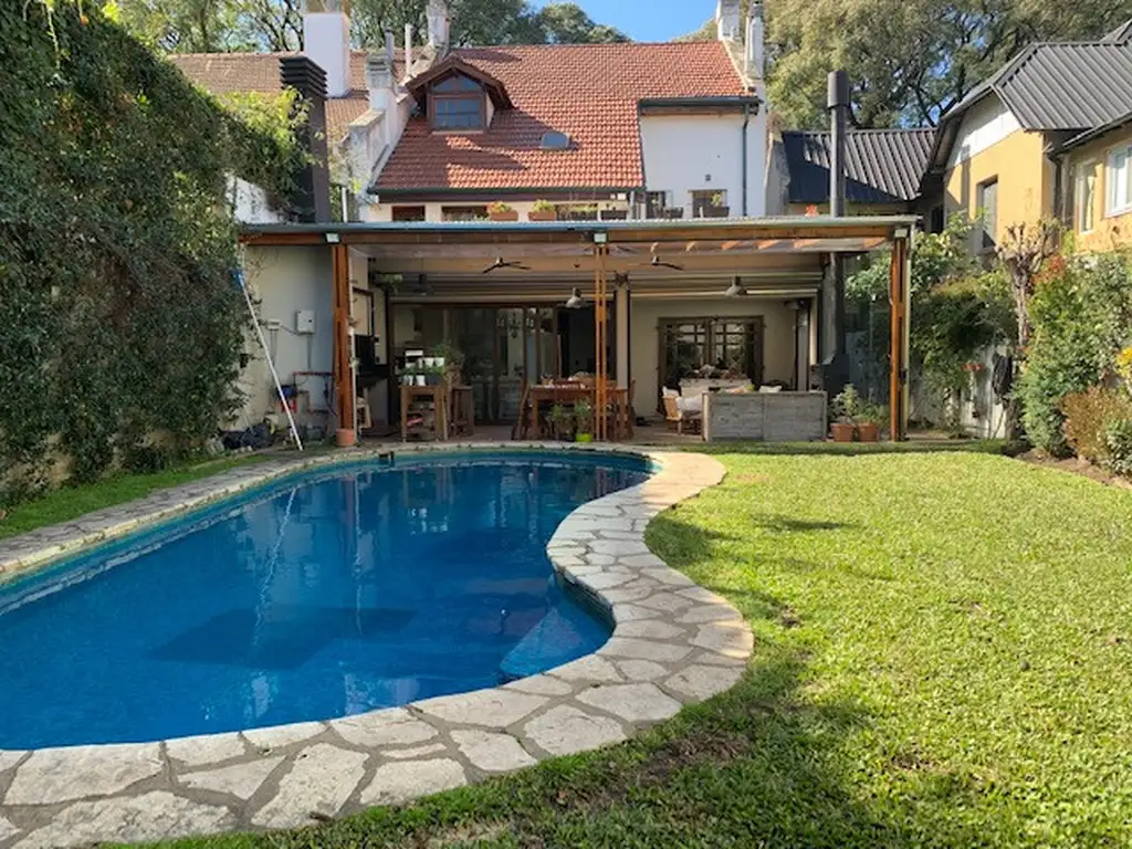 Espectacular Casa Estilo Ingles en Venta 4 Ambientes Olivos