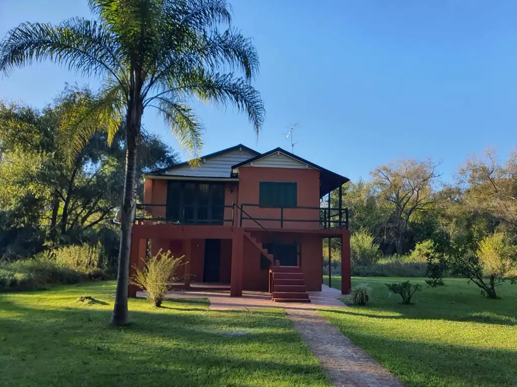 Venta de casa en el Delta del Tigre