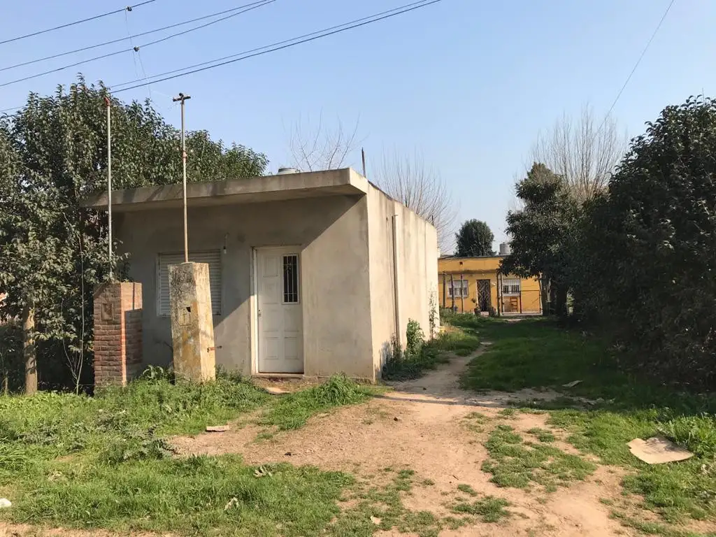 VENTA 2 CASAS EN UN LOTE – LOBOS -