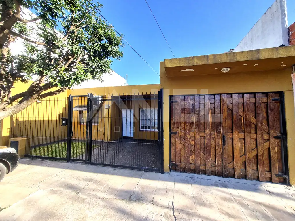 VENTA CASA AMERICANA UBICADA EN ITUZAINGO SUR OPORTUNIDAD