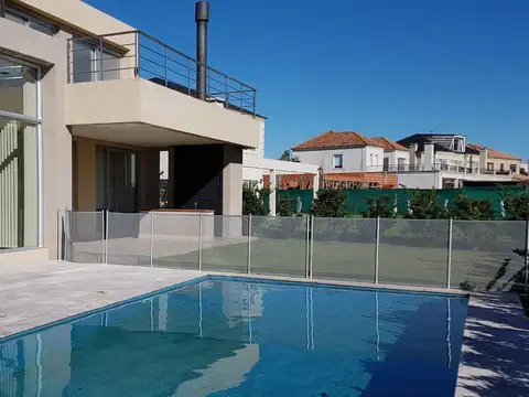 Casa en Venta en Ayres Plaza - 4 dormitorios