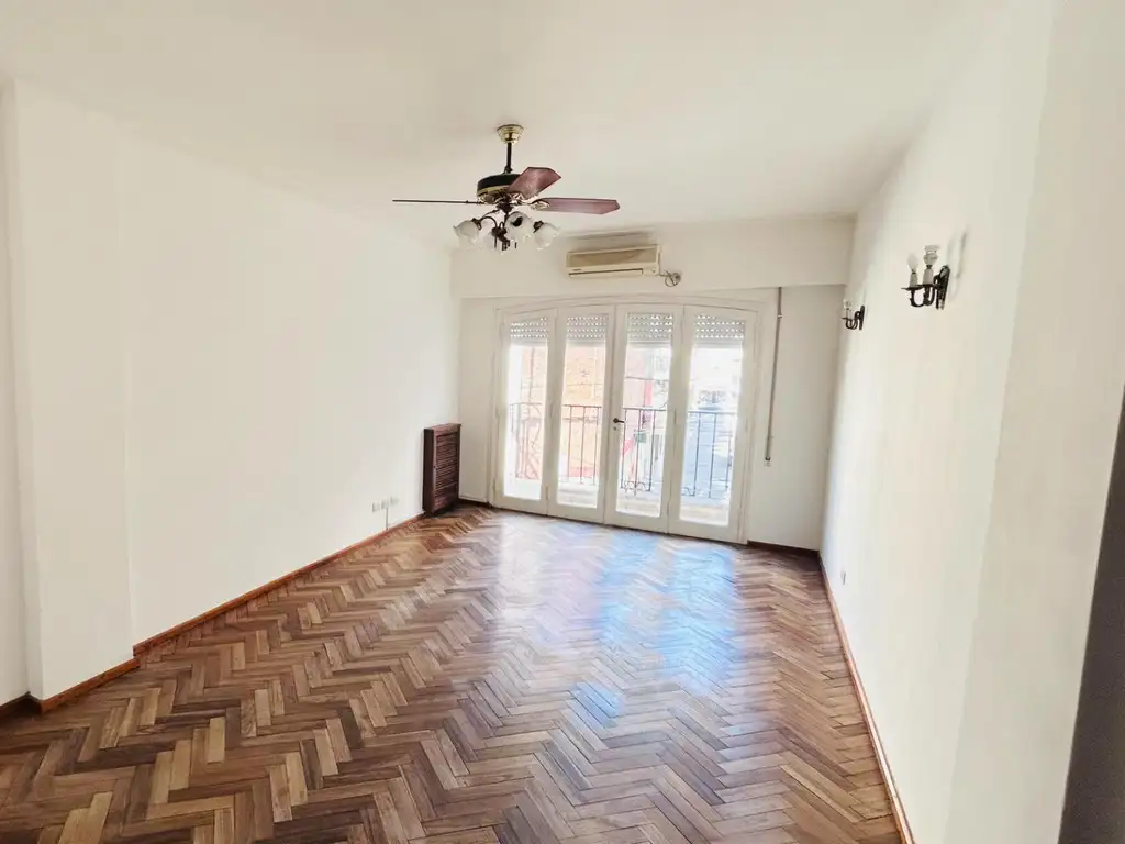 VENTA Departamento Semipiso 2 Dormitorios con Balcón y Patio