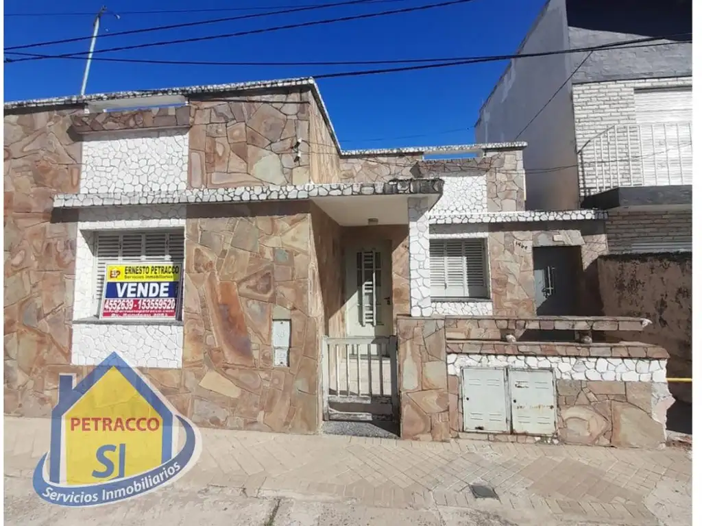 Casa al frente de 3 dormitorios en venta