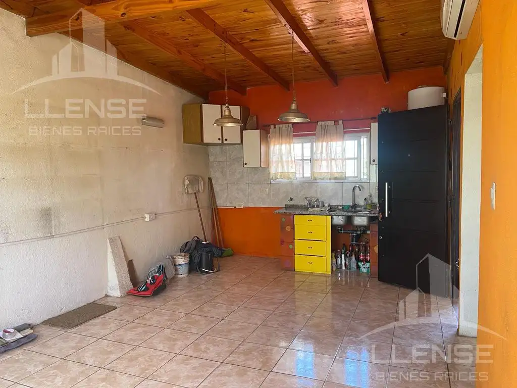 Departamento 3 ambientes con terraza en venta - Bernal Oeste