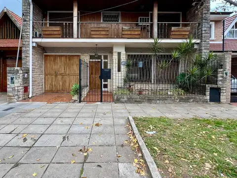 Casa en  Venta 6 ambientes 5 dormitorios Vicente Lopez Barrio Parque Villa Martelli