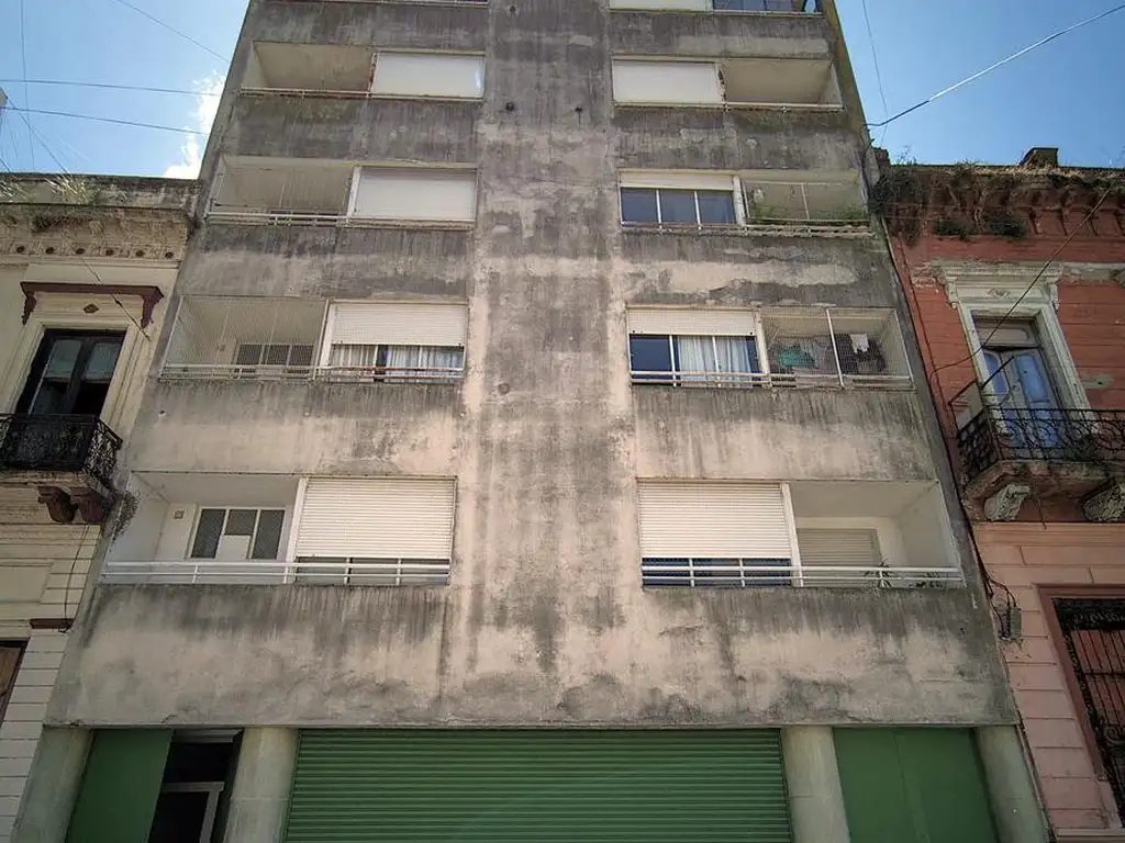 Alquiler de semipiso de 3 ambientes en Monserrat doble circulación