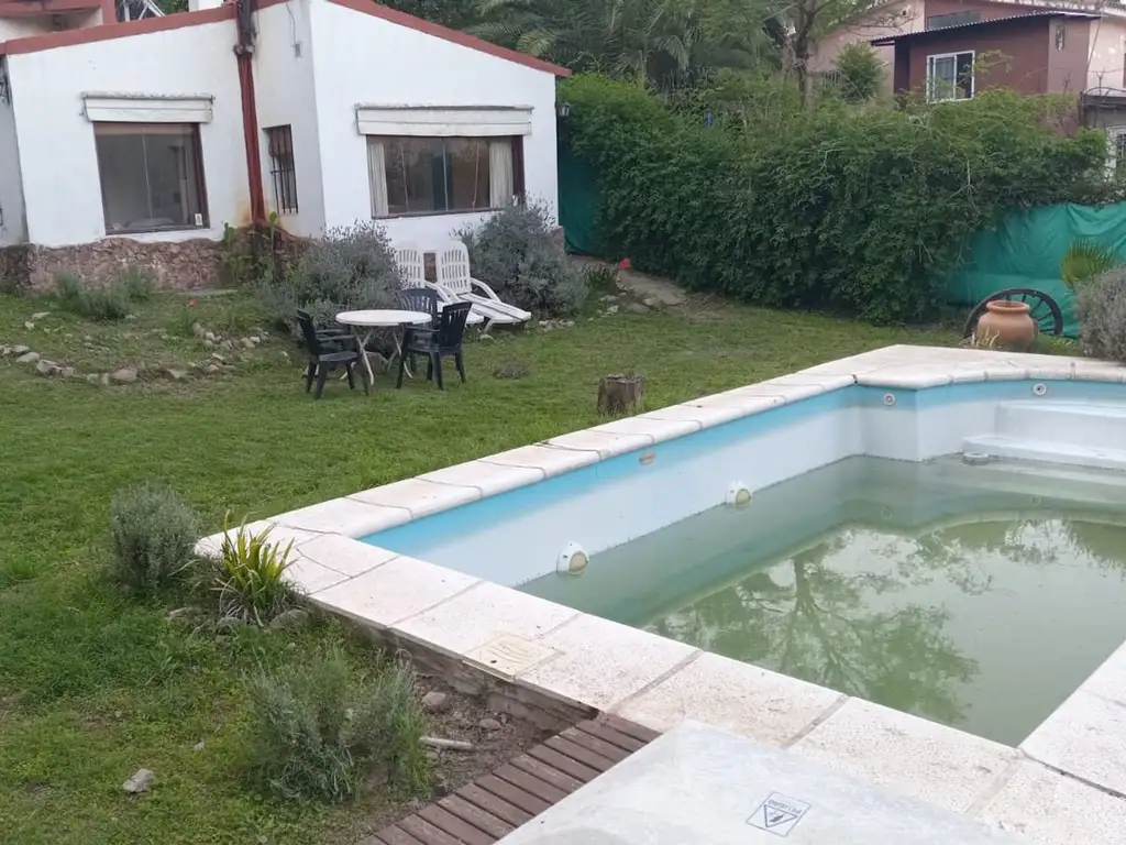 Casa con Gran terreno en Rio Ceballos.