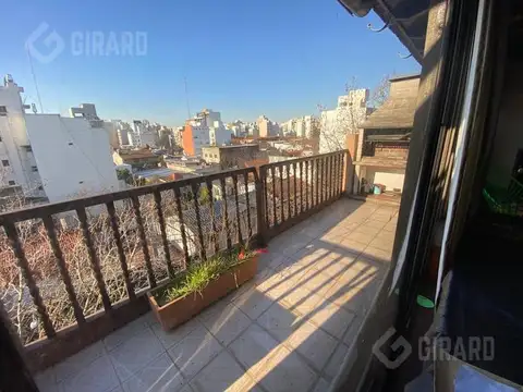 #Departamento en venta 3 ambientes con quincho, un escritorio y balcón con parrilla.