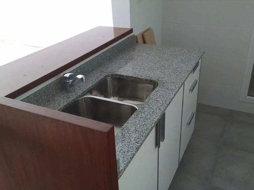 VENTA Depto 1 Dormitorio con Balcón y Cochera | Alvear 1300